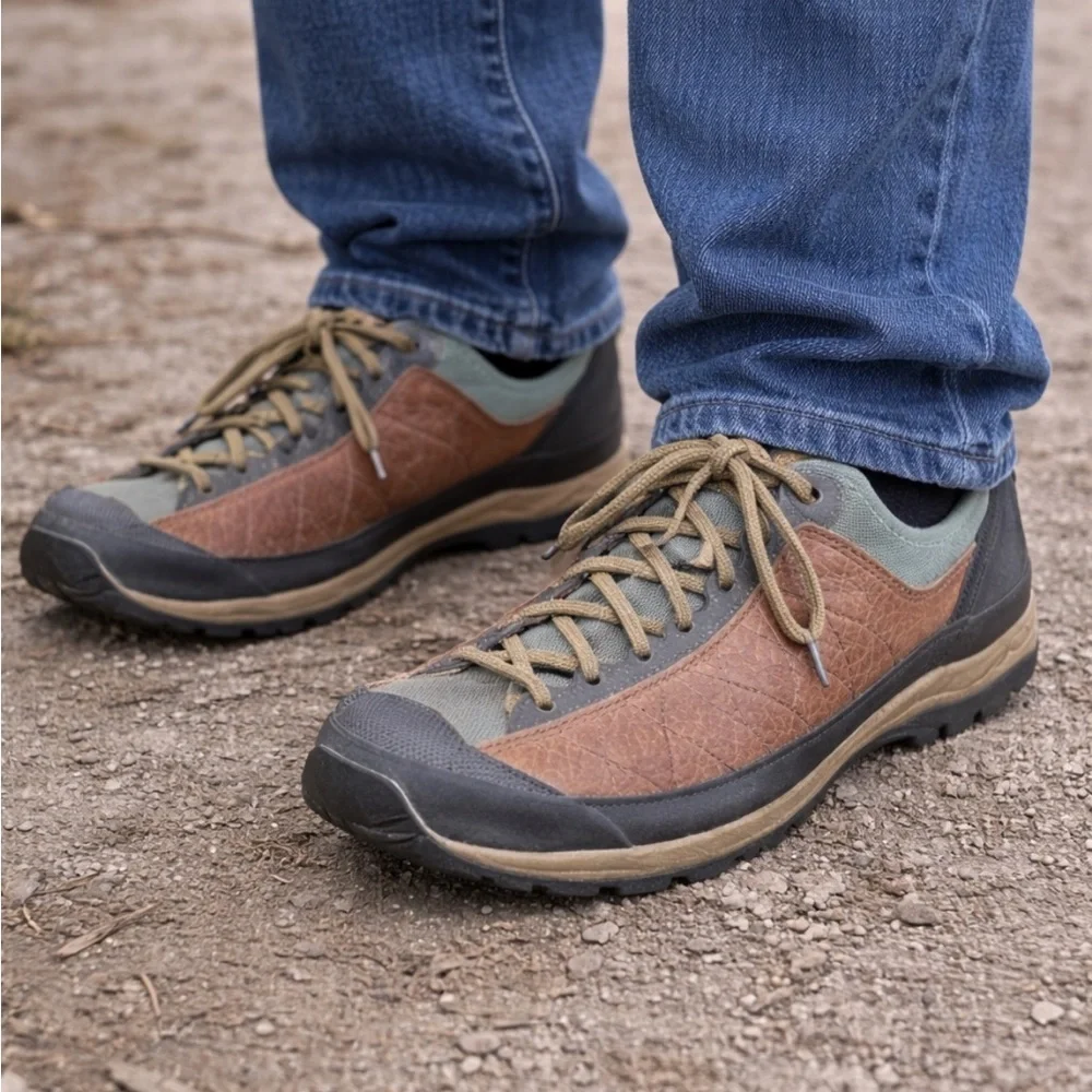 EUC MEN’S SIZE 8 WATERPROOF LACE-UP OSMOSIS LO MT BOGS